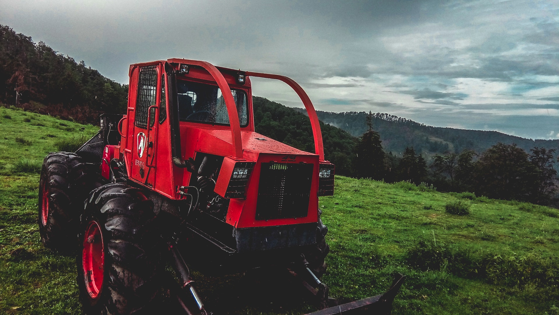 Займ под ПТС специальной техники в Нижнекамск